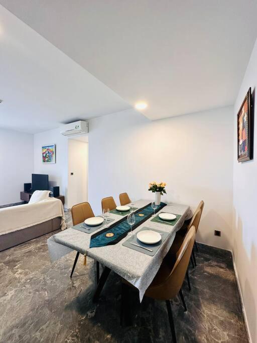 D1Mension 3Br Luxury Condo City Center In Dist 1 Ho Chi Minh City Exterior photo