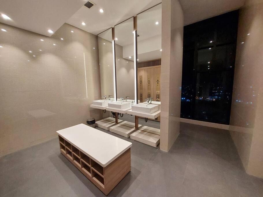 D1Mension 3Br Luxury Condo City Center In Dist 1 Ho Chi Minh City Exterior photo